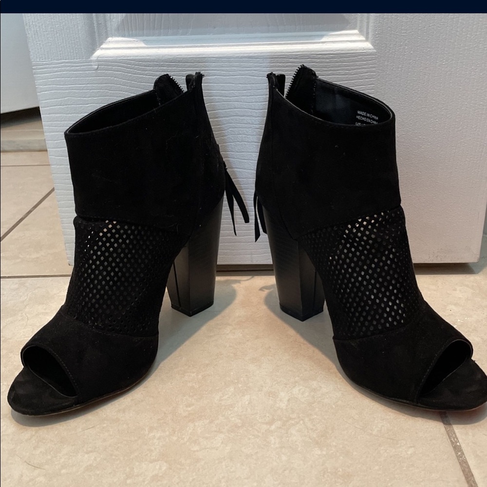 Black stylish Heeled boots